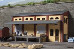 11436 Auhagen HO Lagerhaus-Halbrelief