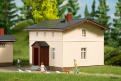 11457 Auhagen Bahnwärterwohnhaus Mit Nebengebäude -Modelfiguren Verkoop 2024 AU11457 3