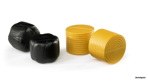 2345 Bruder Zubehör:4 Rundballen (je 2 Weiß + Ocker) 1 2345 Bruder Zubehör:4 Rundballen (je 2 Weiß + Ocker)